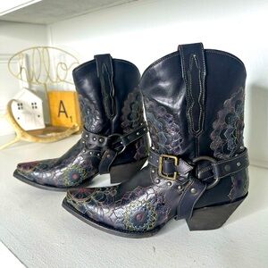 Dan Post Black Leather Floral Classic Embroidered Harness Boots – Women’s 7M